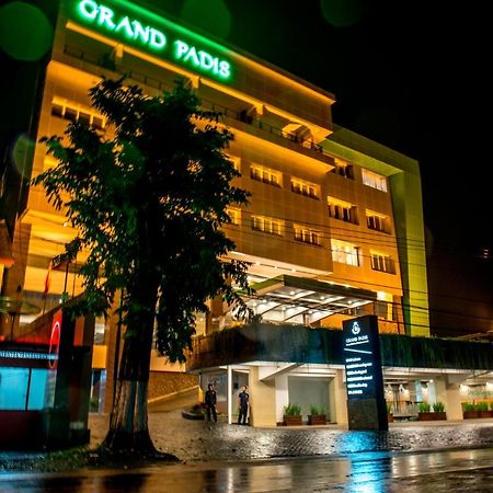 Grand Padis Hotel Bondowoso Luaran gambar